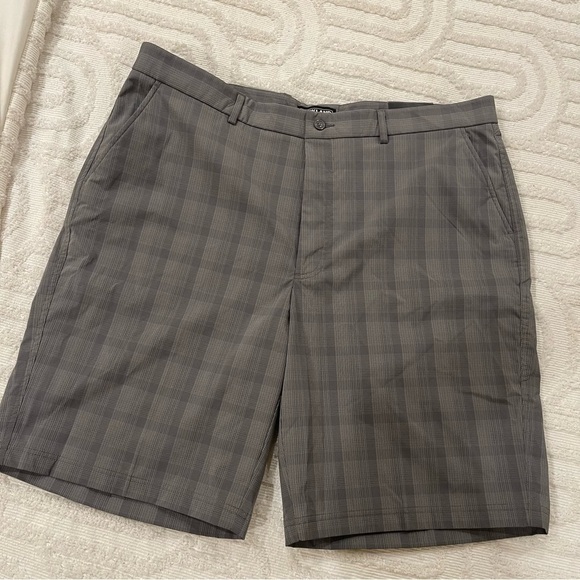 Kirkland Signature Other - Kirkland Signature Mens Performance Shorts new with ta size 40